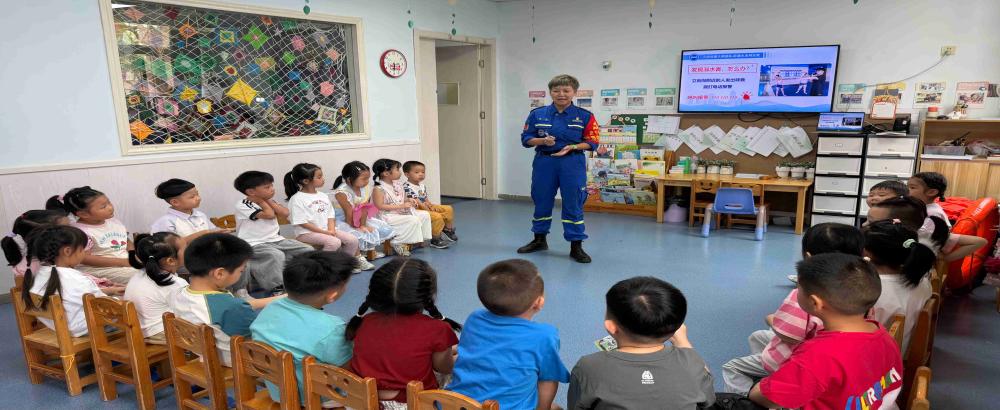 开学安全第一课！市应急局联合蓝天救援队走进校园普及应急安全知识